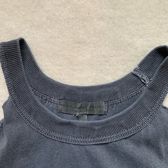 Urban Outfitters Cropped Tee - Picture 3 of 4